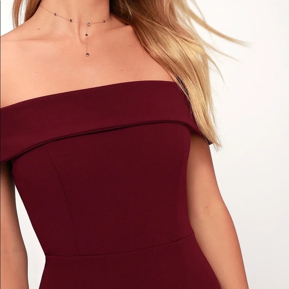 NWT LuLu’s Aveline Burgandy off the shoulder maxi dress size XS - Picture 4 of 4